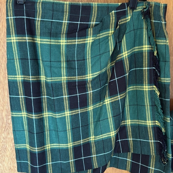 Blazer and skirt by Ellen Tracy - Picture 4 of 6